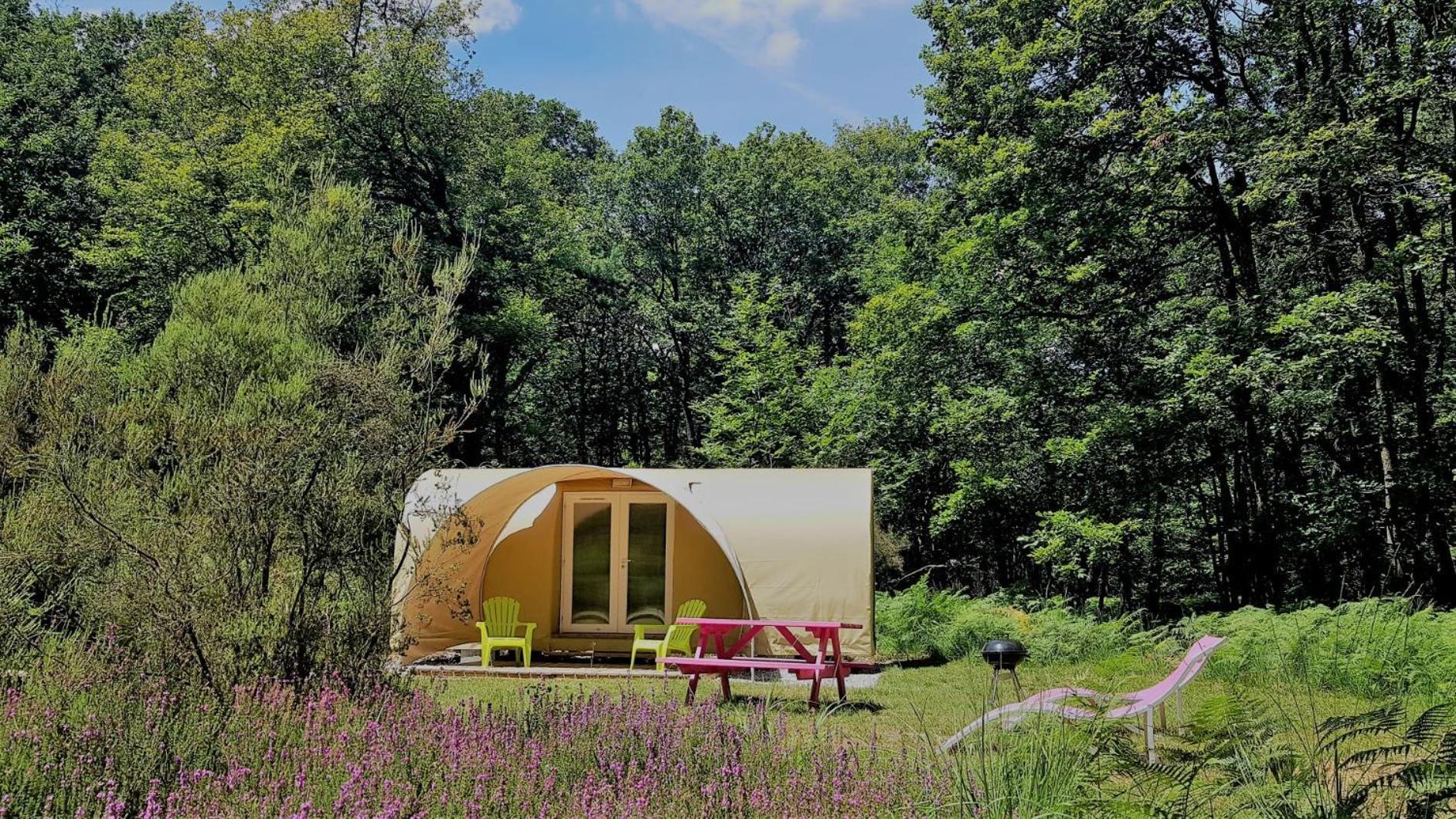 Camping Bois De St Hilaire Chalandray Bagian luar foto