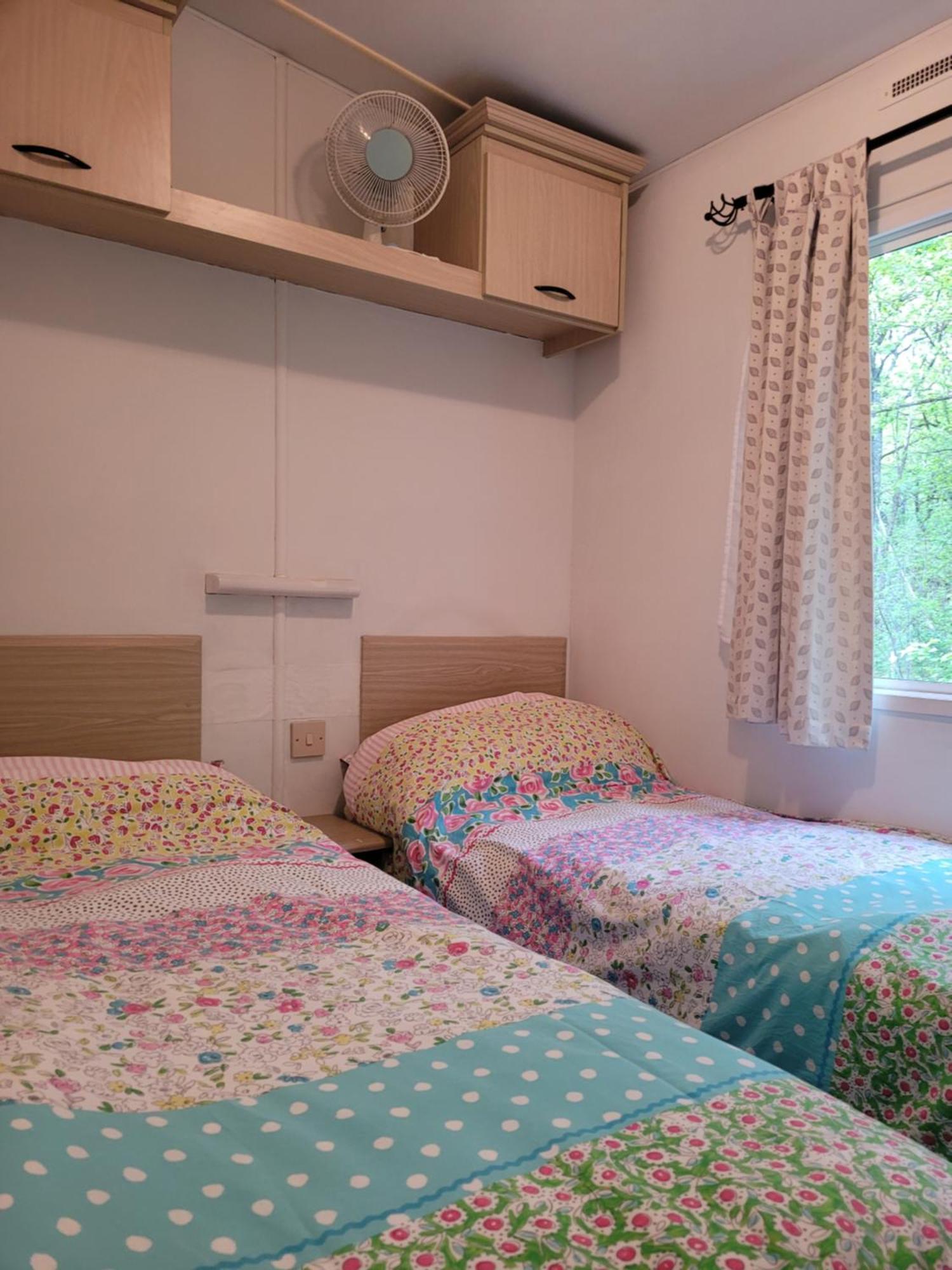 Camping Bois De St Hilaire Chalandray Bagian luar foto