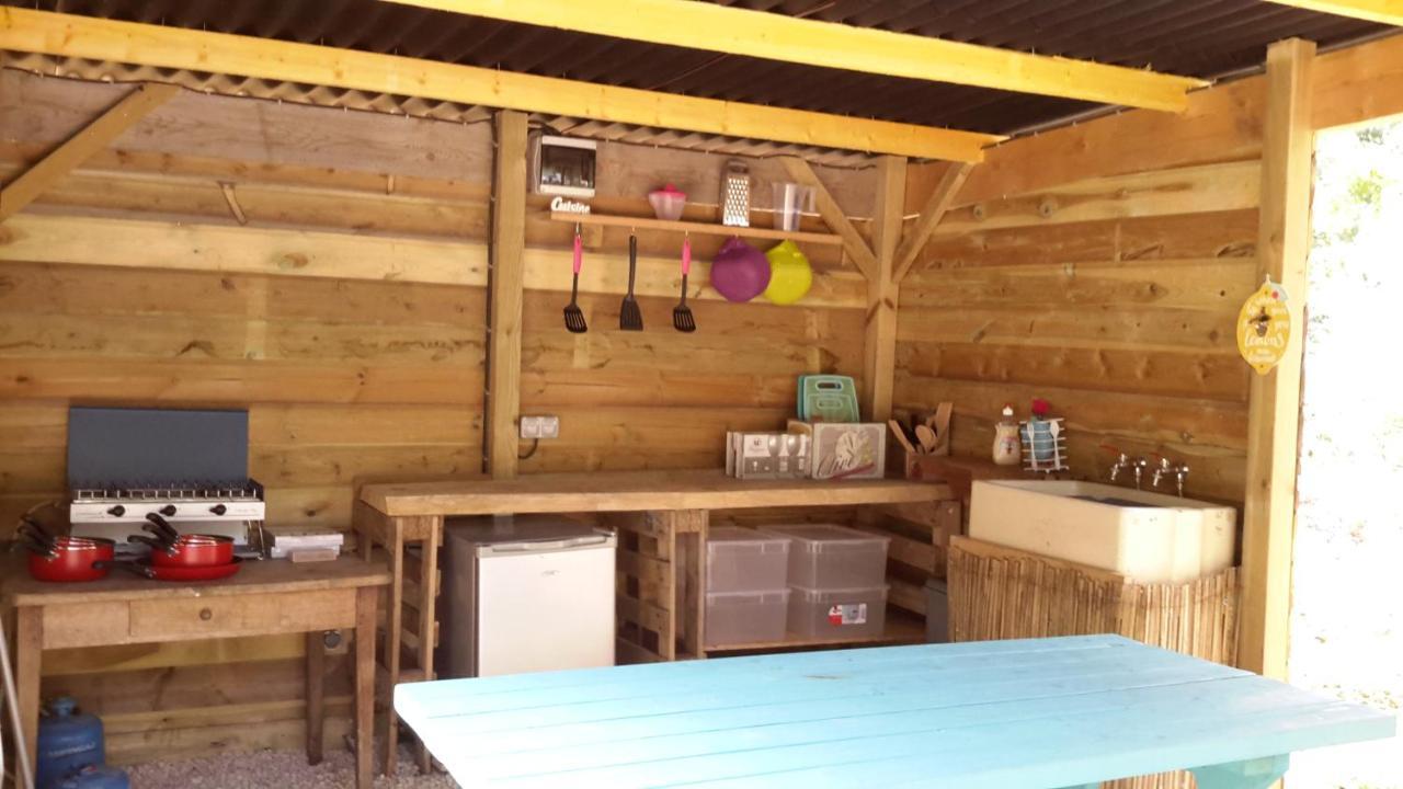 Camping Bois De St Hilaire Chalandray Bagian luar foto