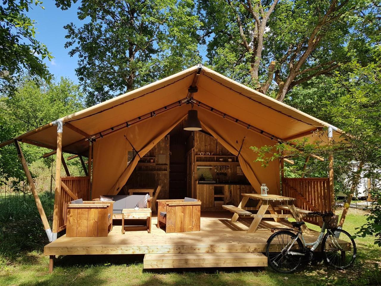 Camping Bois De St Hilaire Chalandray Bagian luar foto