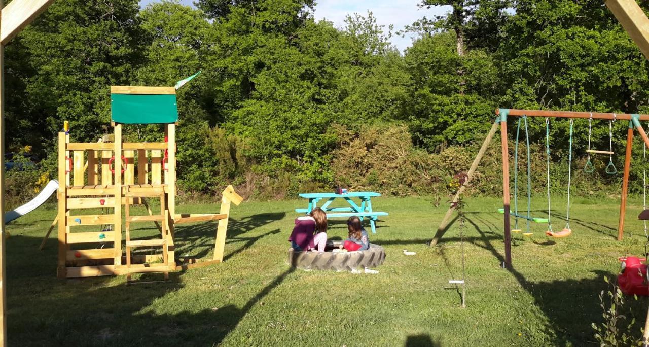 Camping Bois De St Hilaire Chalandray Bagian luar foto