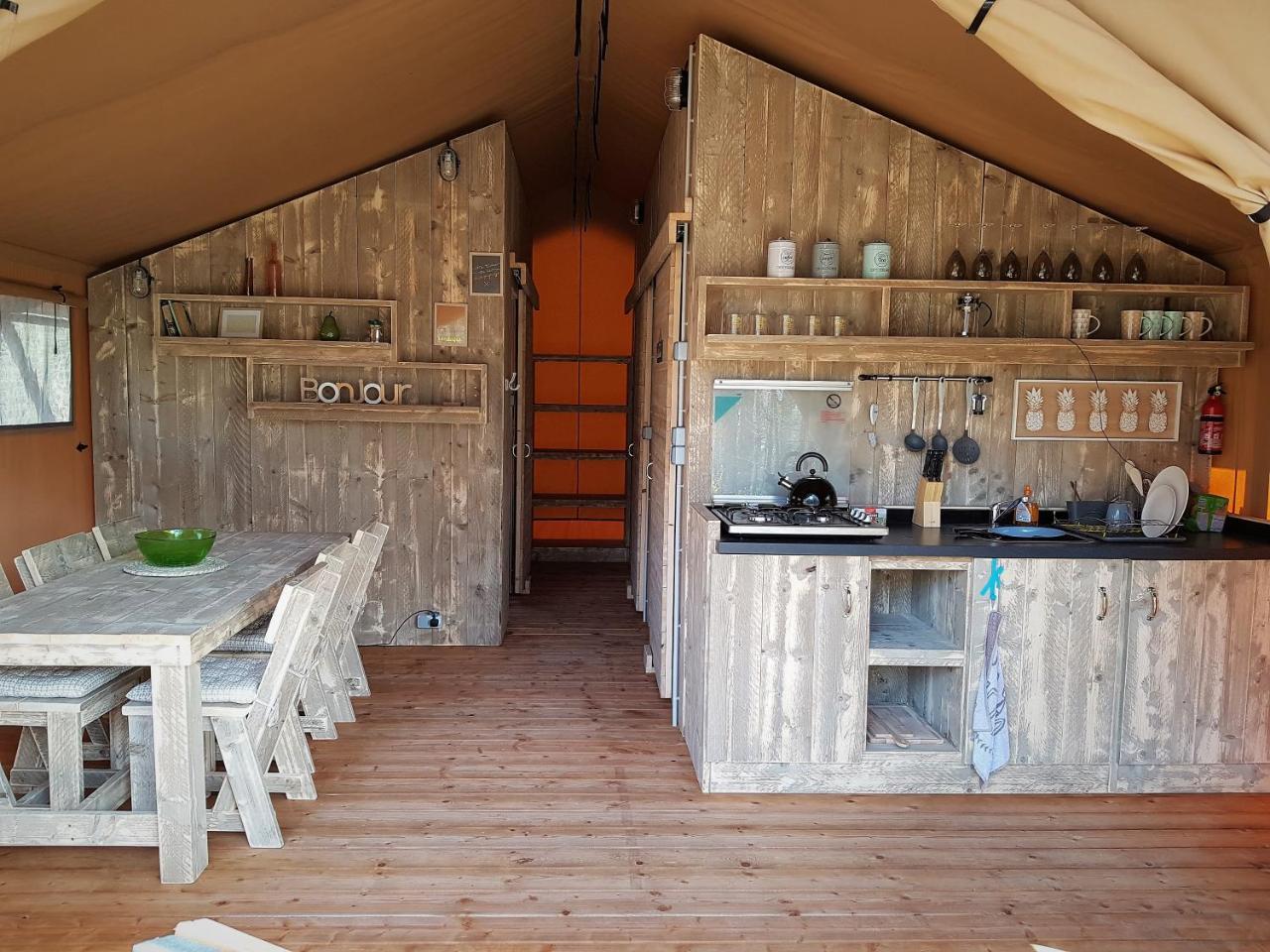 Camping Bois De St Hilaire Chalandray Bagian luar foto