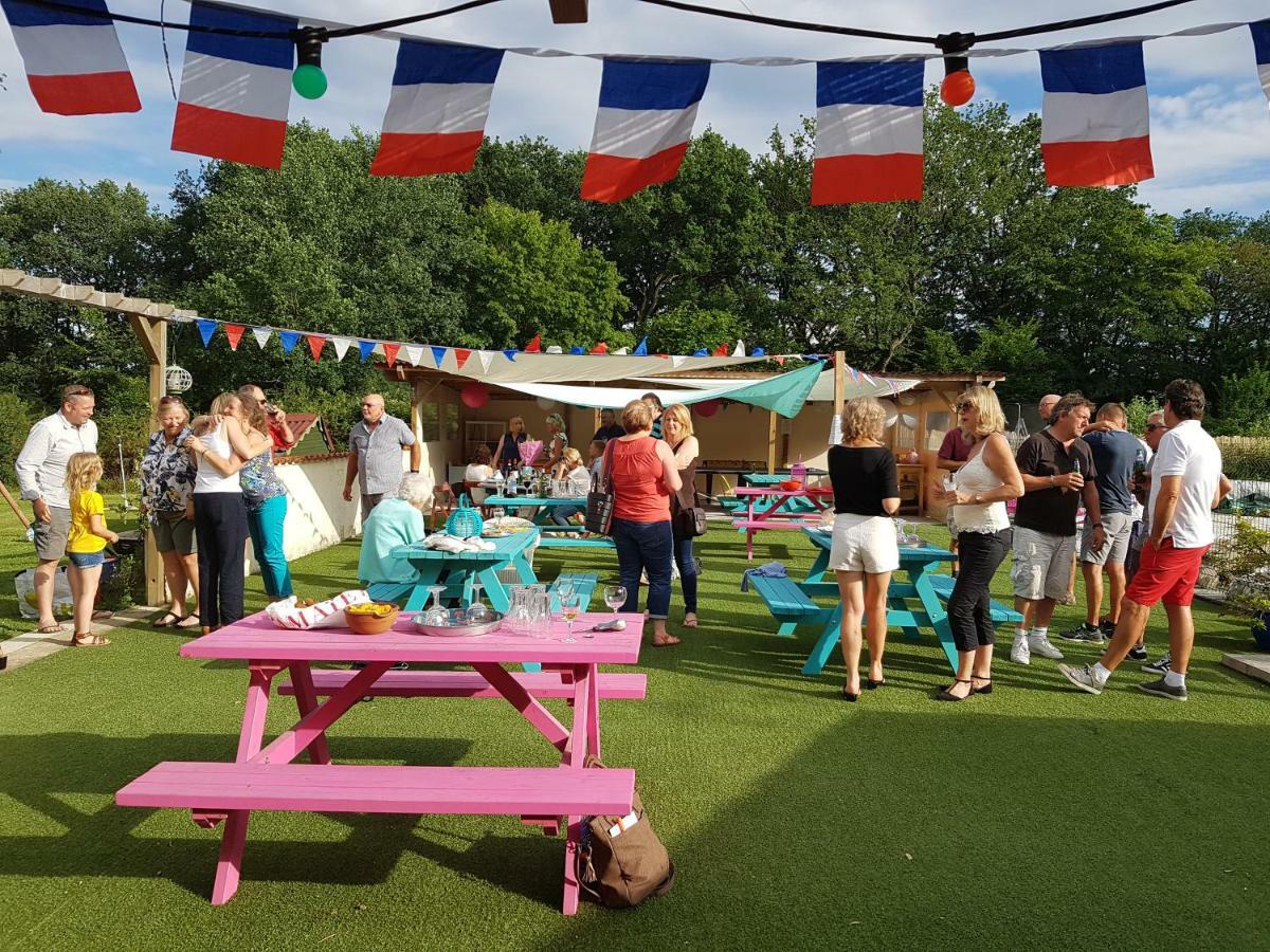 Camping Bois De St Hilaire Chalandray Bagian luar foto