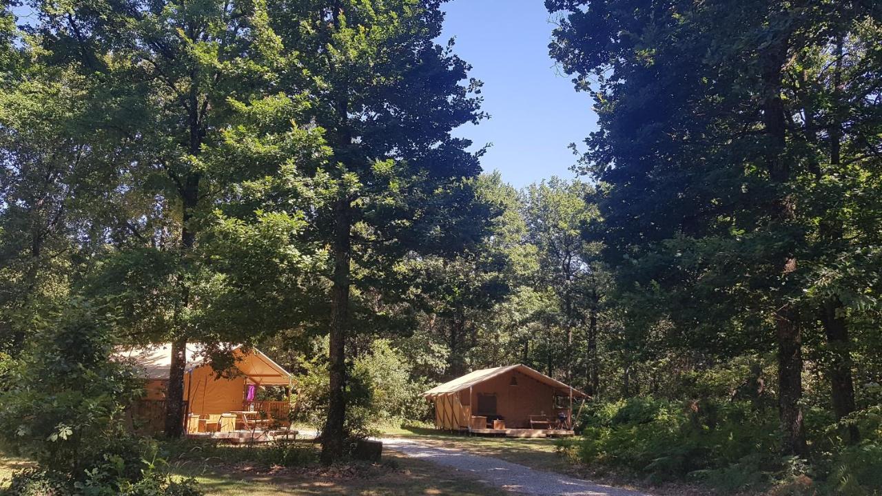 Camping Bois De St Hilaire Chalandray Bagian luar foto
